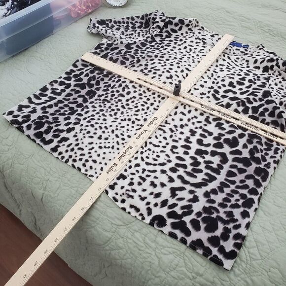Cheeta print top - Picture 3 of 3